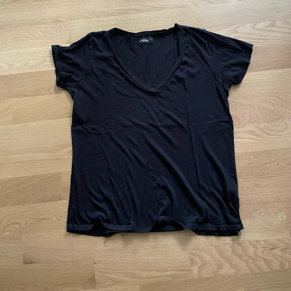Michael Lauren v-neck t-shirt Size L